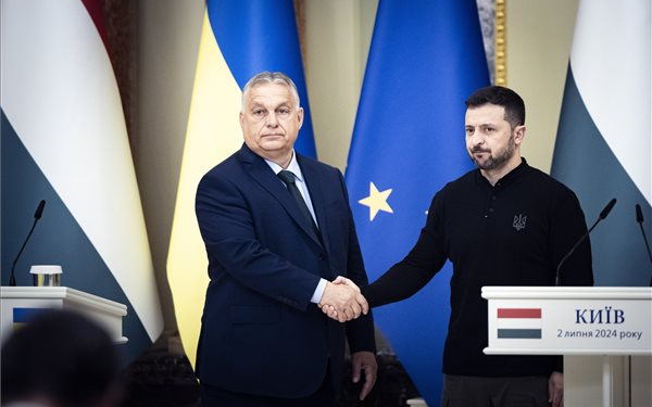 Orbán Viktor határidőhöz kötött tűzszünet megfontolását kérte Zelenszkijtől